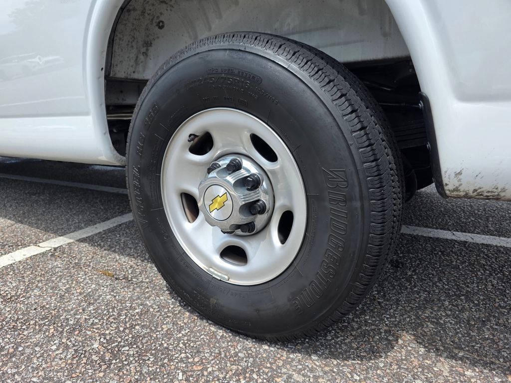 Used 2025 Chevrolet Express 3500 LT w/ LT Preferred Equipment Group RWD image 26