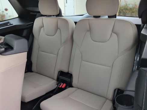 New 2026 Volvo XC90 T8 Plus w/ Protection Package Premier image 26