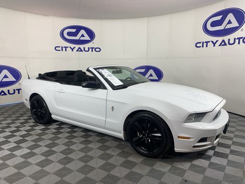 Used 2014 Ford Mustang Convertible w/ Equipment Group 102A image 33