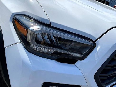 Used 2022 Toyota Tacoma TRD Off-Road w/ Technology Package image 34