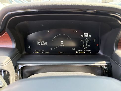 Certified 2022 Lincoln Nautilus Reserve AWD/4WD image 23
