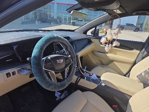 Used 2018 Cadillac XT5 AWD image 12