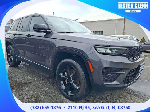 Used 2022 Jeep Grand Cherokee Altitude AWD/4WD image 1