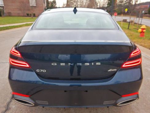 Used 2025 Genesis G70 2.5T image 11