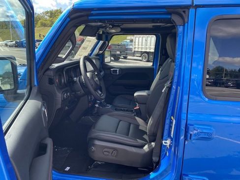 New 2025 Jeep Gladiator Rubicon image 15