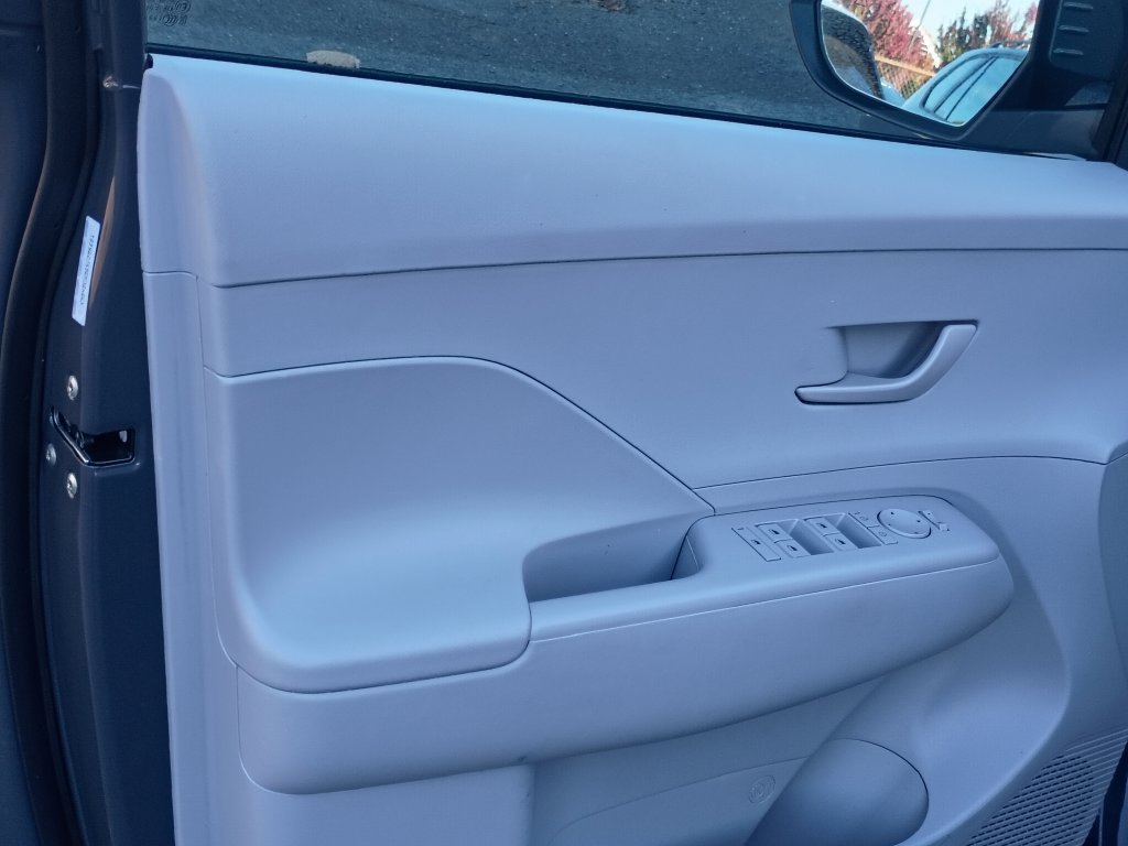 Certified 2025 Hyundai Kona SEL AWD/4WD image 15