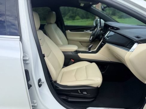 Used 2018 Cadillac XT5 FWD w/ LPO, Wheel Lock Package image 14