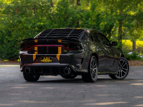 Used 2020 Dodge Charger R/T w/ Plus Group RWD image 4