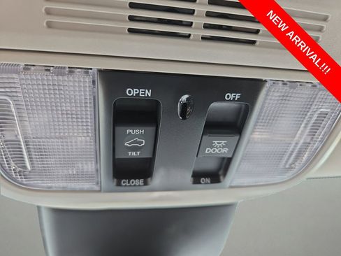 Used 2025 Honda Odyssey Elite image 28