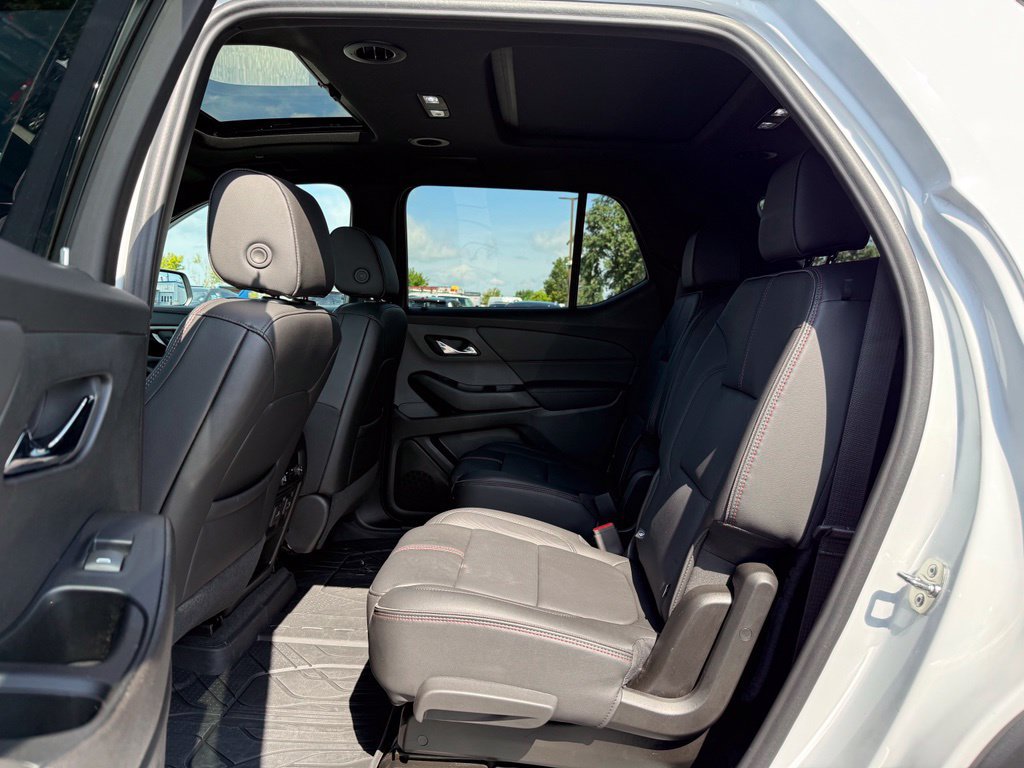 Used 2023 Chevrolet Traverse RS w/ LPO, Floor Liner Package AWD/4WD image 22