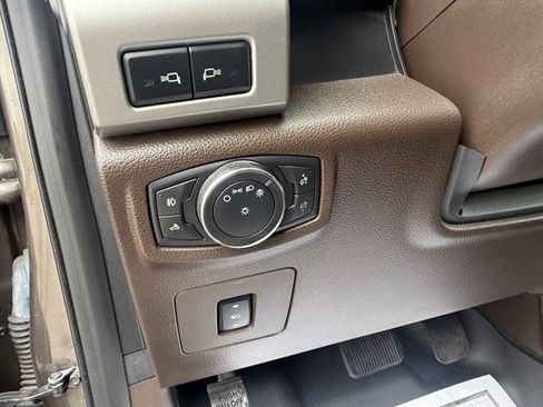 Used 2017 Ford F150 King Ranch w/ Equipment Group 601A Luxury AWD/4WD image 25