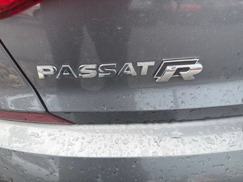 Used 2016 Volkswagen Passat 1.8T R-Line FWD image 4
