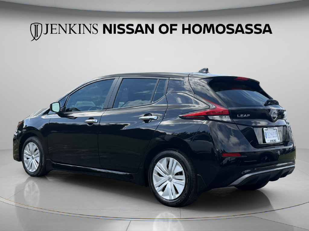 Certified 2025 Nissan Leaf S FWD image 9
