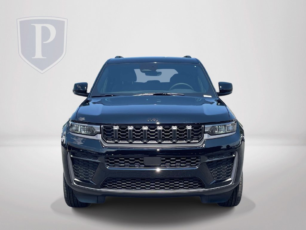 New 2027 Jeep Grand Cherokee Altitude RWD image 3