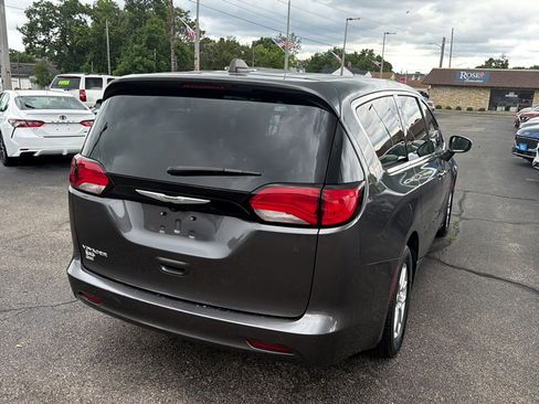 Used 2023 Chrysler Voyager LX FWD image 7