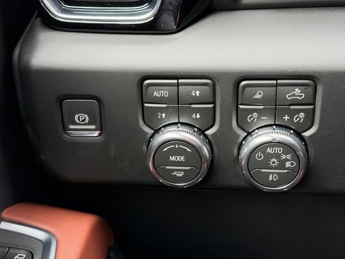 New 2026 GMC Sierra 1500 Denali Ultimate AWD/4WD image 12