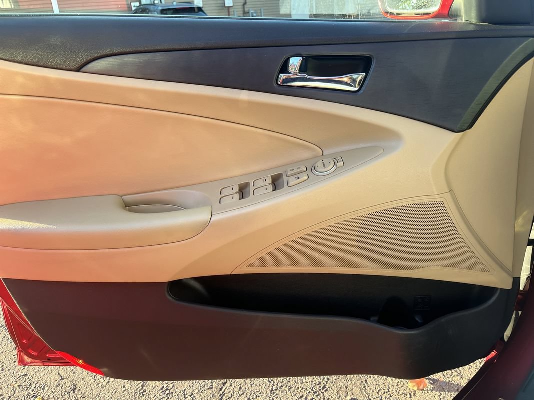Used 2012 Hyundai Sonata GLS w/ Popular Equipment Pkg FWD image 11