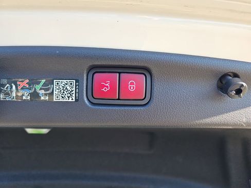 Used 2023 Mercedes-Benz C 300 C 300 image 19