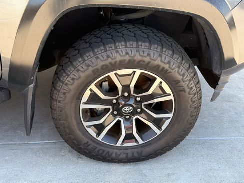 Used 2021 Toyota Tacoma TRD Sport w/ Technology Package image 20