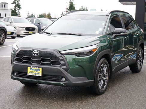 Used 2026 Toyota Corolla Cross XLE image 5