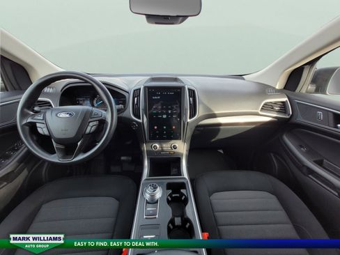 Certified 2023 Ford Edge SE image 13