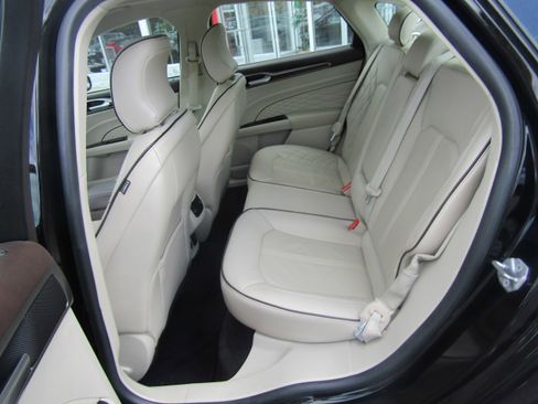 Used 2017 Ford Fusion Energi Platinum FWD image 25