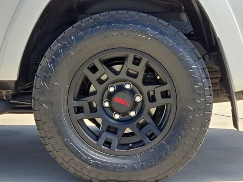 Used 2023 Toyota 4Runner SR5 Premium w/ Moonroof Package RWD image 25