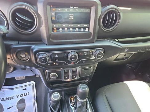 Certified 2022 Jeep Wrangler Willys image 11