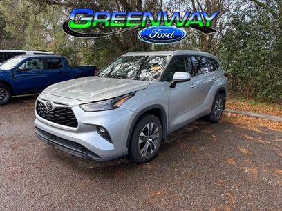 Used 2022 Toyota Highlander XLE