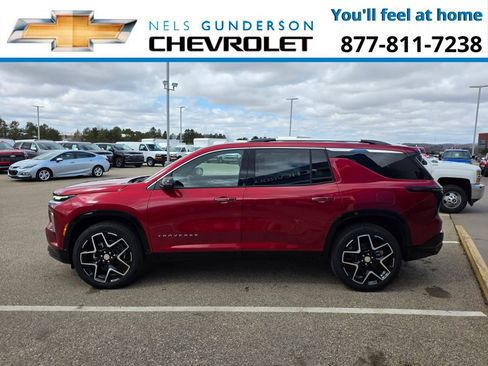 New 2026 Chevrolet Traverse High Country w/ LPO, Floor Liner Package AWD/4WD image 4