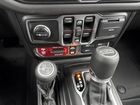 New 2025 Jeep Wrangler Unlimited Rubicon 392 image 30