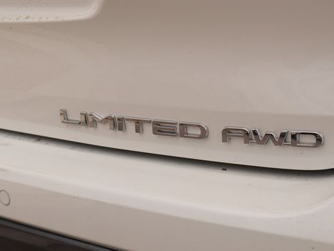 Used 2021 Toyota Highlander Limited AWD/4WD image 10