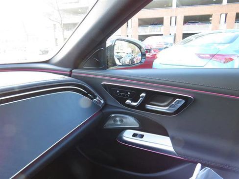 Used 2025 Mercedes-Benz E 350 4MATIC Sedan image 16