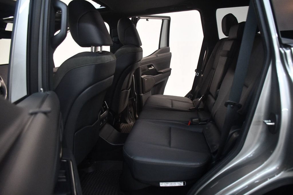 Used 2025 Lexus GX 550 w/ Accessory Package (CT) AWD/4WD image 33