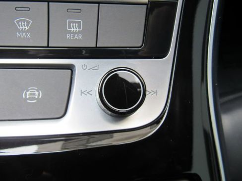 Used 2023 Audi Q7 2.0T Premium Plus w/ Premium Plus Package image 50