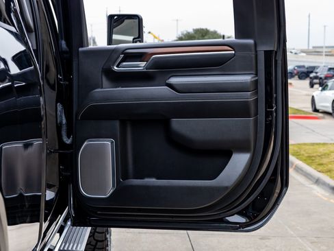 Used 2024 GMC Sierra 2500 Denali w/ Denali Reserve Package image 37