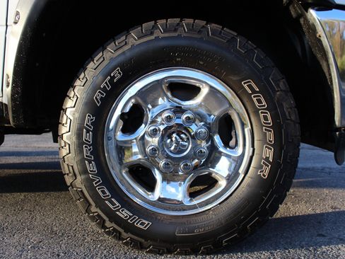 Used 2013 RAM 2500 Tradesman w/ Chrome Appearance Group image 38