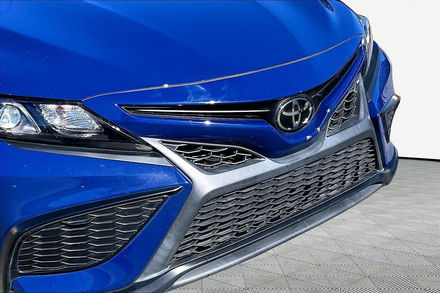 Used 2024 Toyota Camry SE w/ Convenience Package FWD image 30