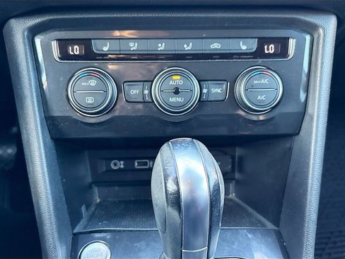 Used 2018 Volkswagen Tiguan SE w/ Front Fog Lights Package image 15