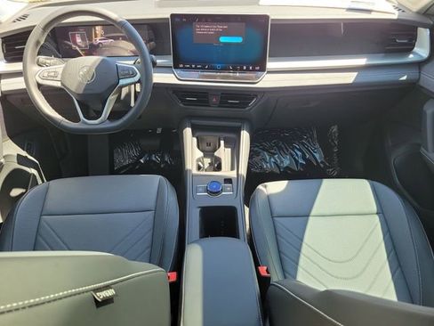 New 2026 Volkswagen Tiguan SE FWD image 16