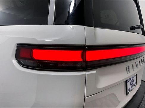 Used 2023 Rivian R1S Adventure AWD/4WD image 30