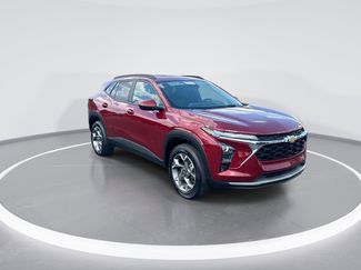 Used 2025 Chevrolet Trax LT w/ LT Convenience Package FWD video 2