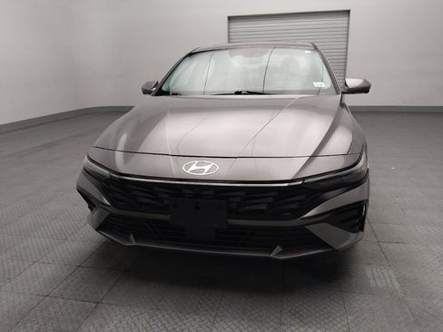 Used 2024 Hyundai Elantra Limited FWD image 15