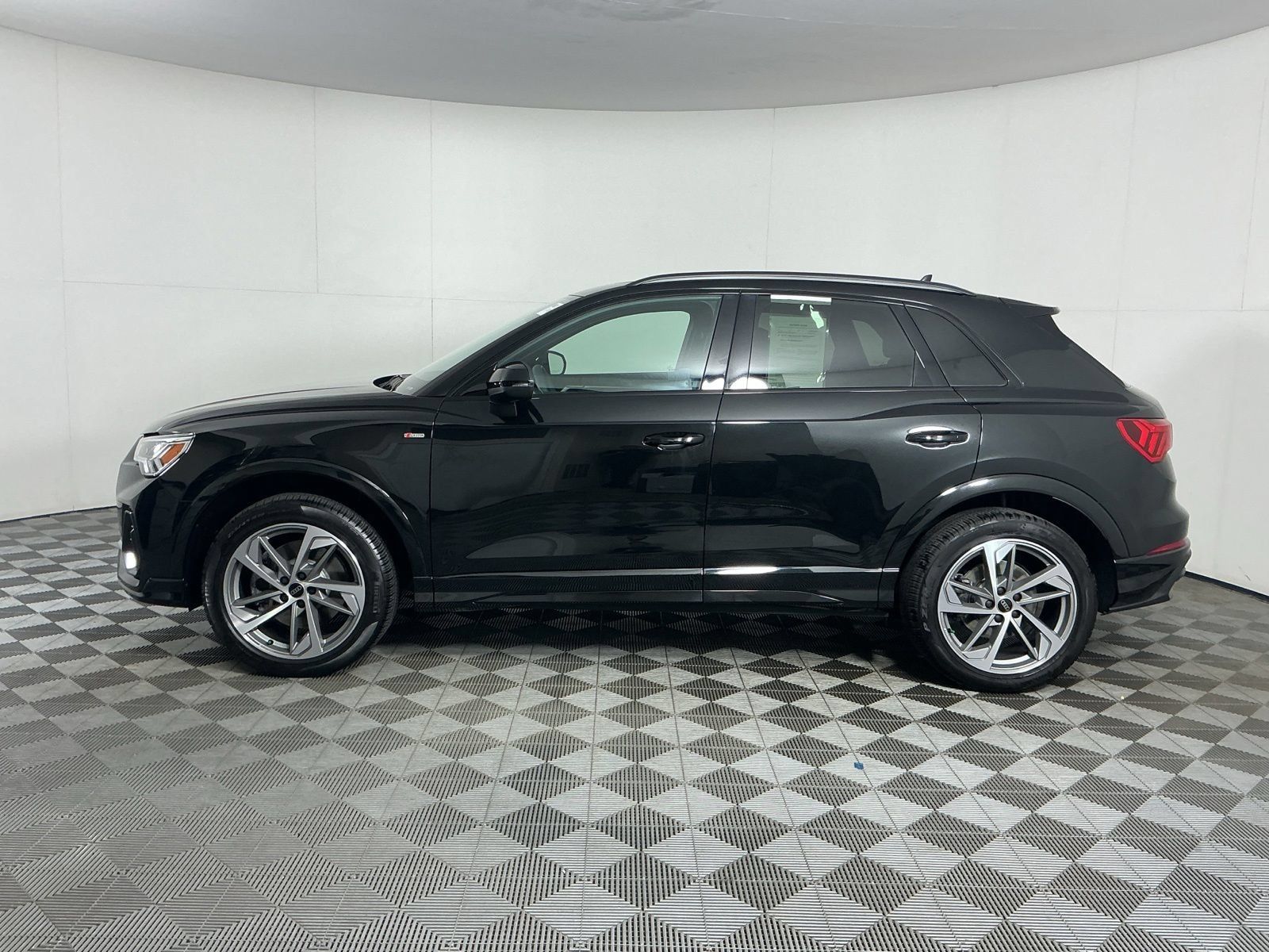 Used 2025 Audi Q3 2.0T Premium AWD/4WD image 4
