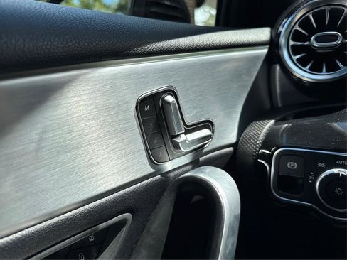 Used 2019 Mercedes-Benz A 220 4MATIC image 39