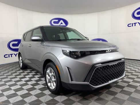 Used 2023 Kia Soul LX w/ Option Group 015 FWD image 1