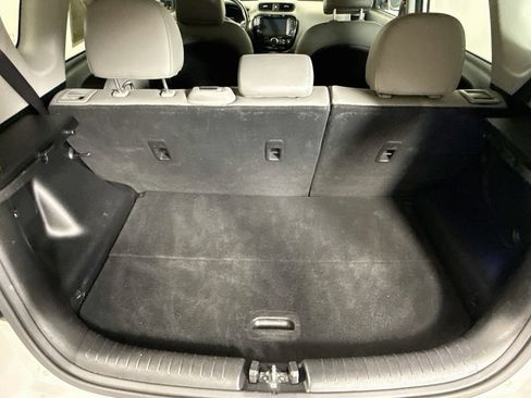 Used 2018 Kia Soul + w/ + Primo LIT Package FWD image 23