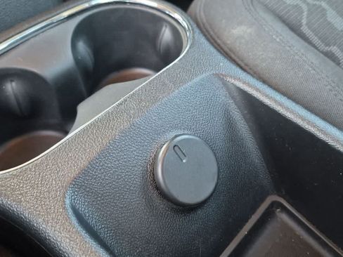 Used 2015 Chevrolet Volt FWD image 28