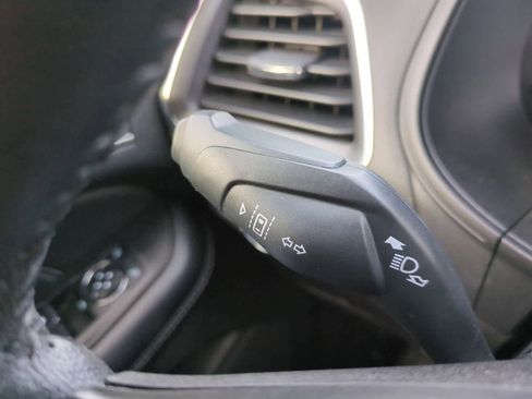 Used 2024 Ford Edge Titanium image 26