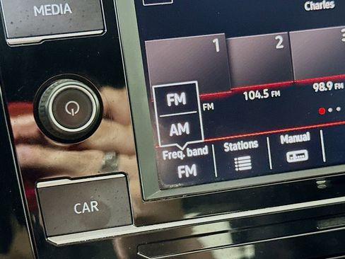 Used 2019 Volkswagen GTI SE image 26